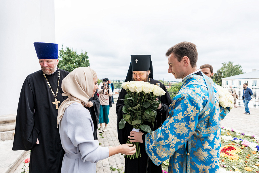Архиерейское богослужение в соборе Николы Белого города Серпухова